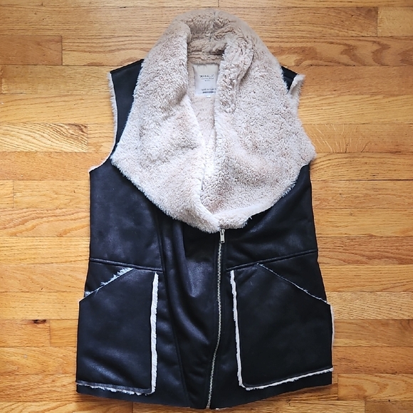 Zara Black and Cream Faux Shearling Vest - Size Small - Picture 1 of 13